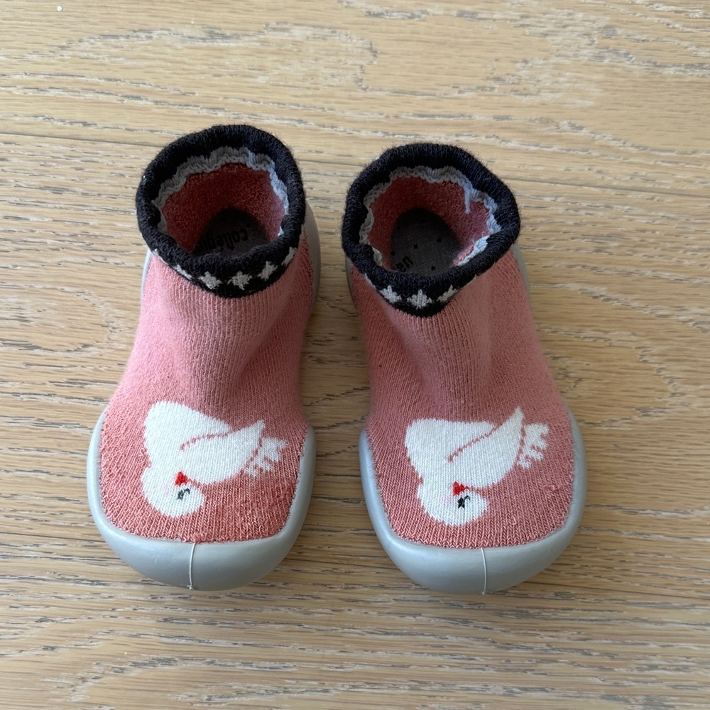 Cozy Pink Swan Kids Slippers